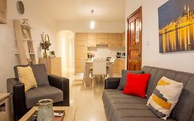 Spacious, Modern 3 Bedroom Apartment - St. Paul'S Bay